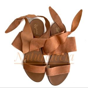 Seychelles Cruising Sandal in Peach size 10